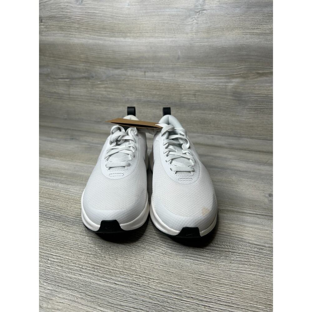 NWOT Nike Legend Essential 4 PRM FV5285-001 White shoes Women's Size 8 - Picture 2 of 6
